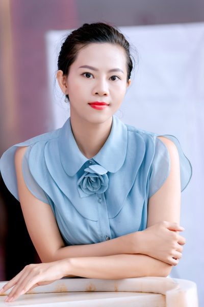 Nhà báo Mị Dung