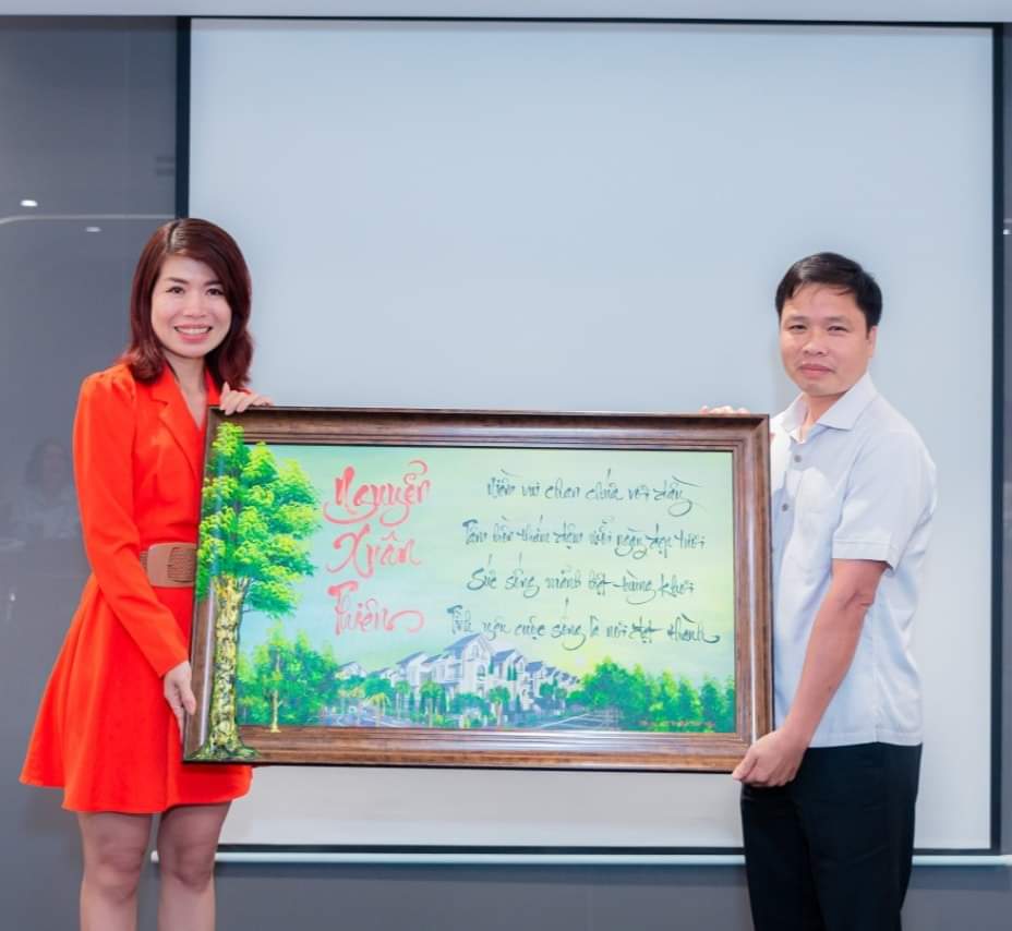 z5107663458189_5c0ddd6fba406feb0c2861cc1c4de290