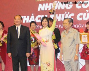 tranh-kim-danh-duoc-vinh-danh-top-20-thuong-hieu-tieu-bieu-2016